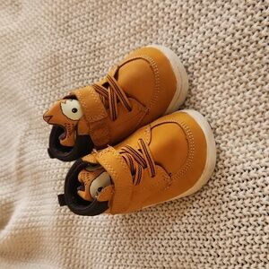 CUTE LITTLE BOOTS SZ 3